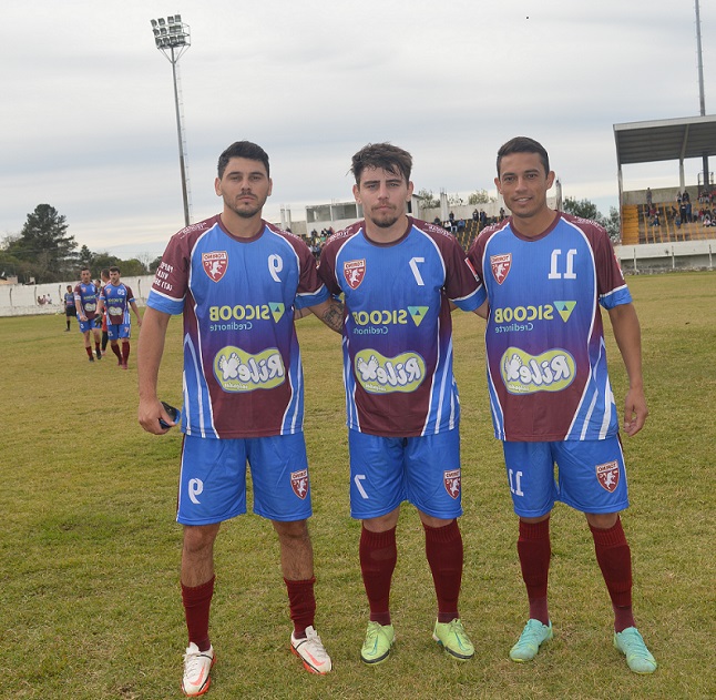 Elivelto , Cleomir e Coeio, autores dos gols da vitória