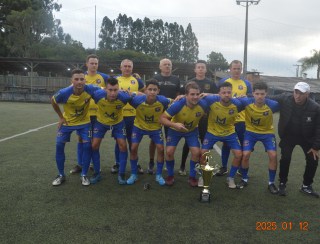 Atlético Pinhal de Papanduva campeão da chave dos perdedores do 15º Torneio de Futebol Society em Papanduva