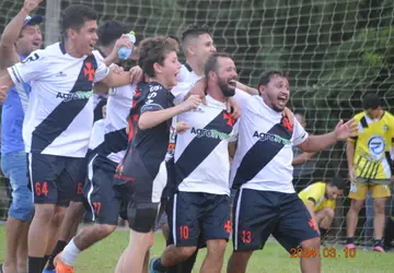 Vasco vence o Kosmorama e é campeão do 5º Campeonato de Futebol Suíço /Descontão Atacarejo/ Negrelli Supermercados em Campo do Tenente 