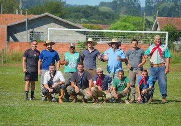 Jogos festivos do Dia do Trabalhador reúnem a comunidade no Campo do Grêmio Esportivo Tenentiano