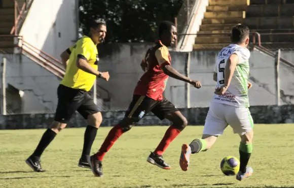 Coeio/Milcolor vence o Santa Cruz e garante vaga para às semifinais do Campeonato Municipal da Série A